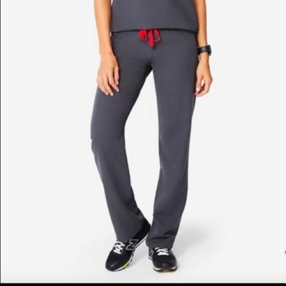 FIGS Charcoal Scrubs • LIKE NEW • Kade Cargo Scrub Pants